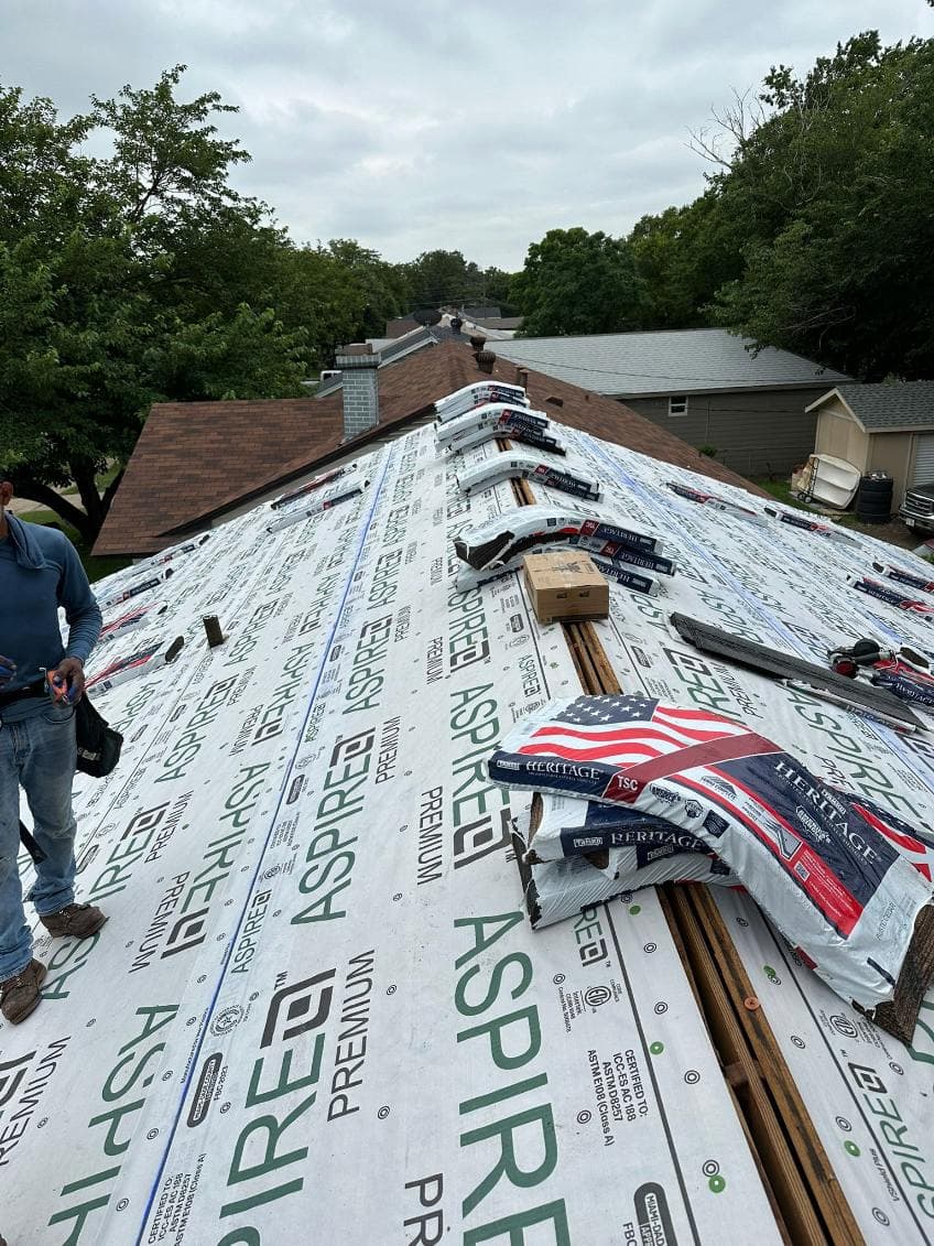 Gallery photos for Durable Roof Transformation with Architectural Shingles: Image #1