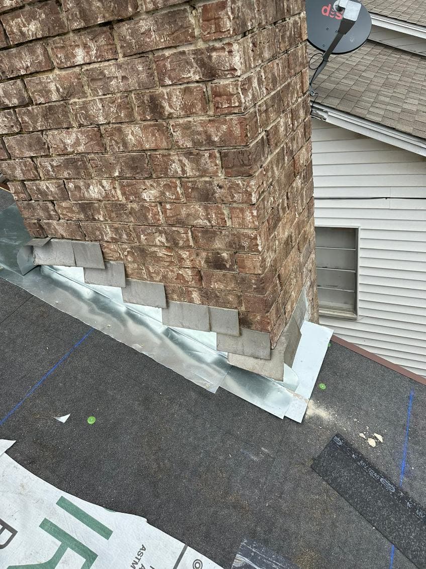 Gallery photos for Durable Roof Transformation with Architectural Shingles: Image #2